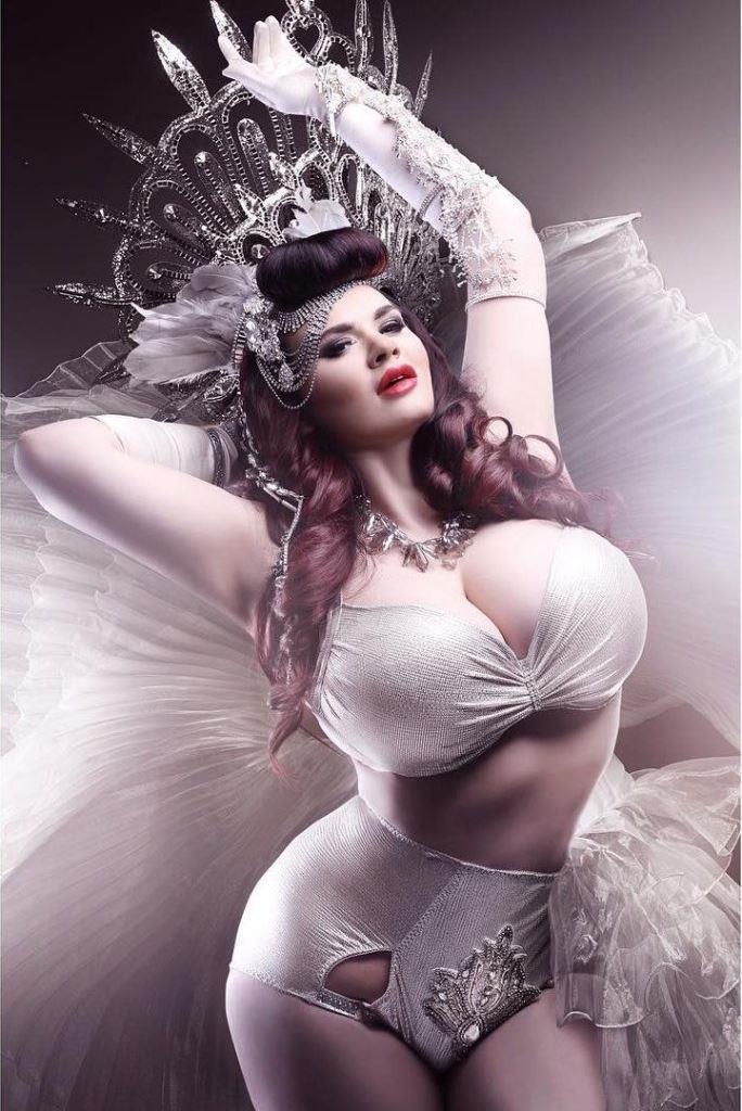 10 most beautiful women